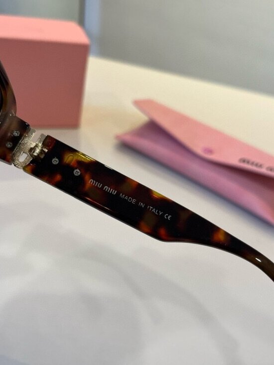 ?️ Miu Miu Oversized Sunglasses | Bold & Glamorous main image 5